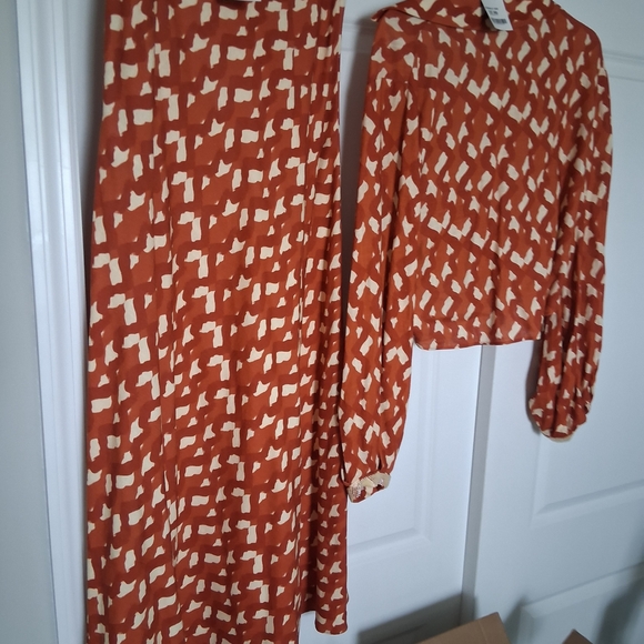 Zara Red and Cream Skirt Set - Picture 2 of 2